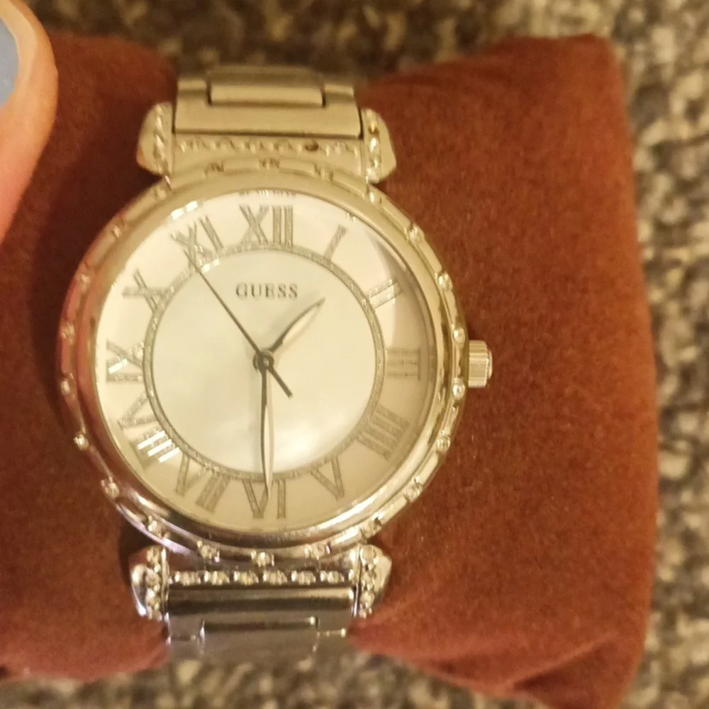 Guess South Hampton crystal and silver tone bracelet women's watch white…